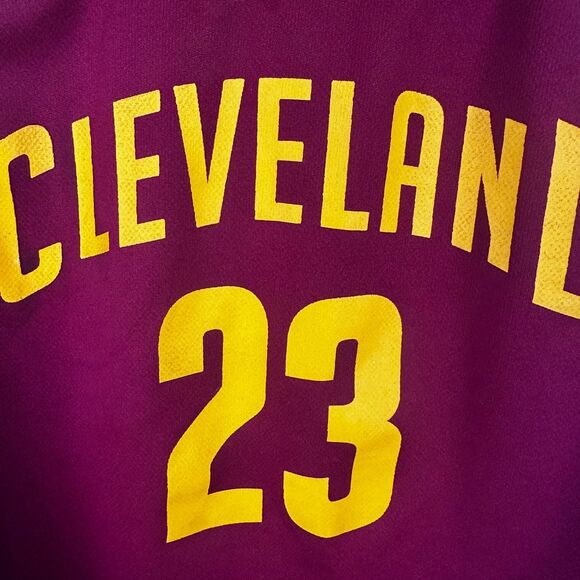 NBA Adidas Cleveland Cavaliers LeBron James Jersey #23 Youth Size Medium - Picture 3 of 5
